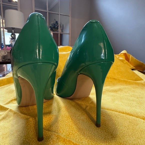 Steve Madden Green Patent Leather Stilettos - Picture 9 of 11